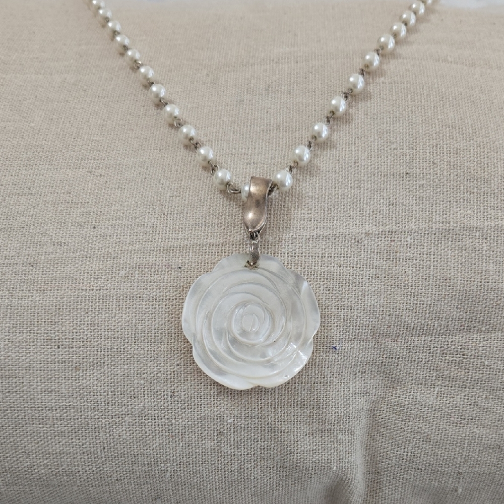 Elegant Pearl Necklace with Mother-of-Pearl Rose Pendant